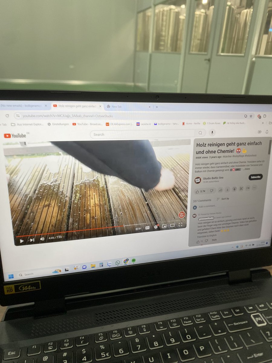 diilingerH's tweet photo. @TeamYouTube I am seeing this one. Theres no videos to see on the right anymore https://t.co/9C70BCF8l3