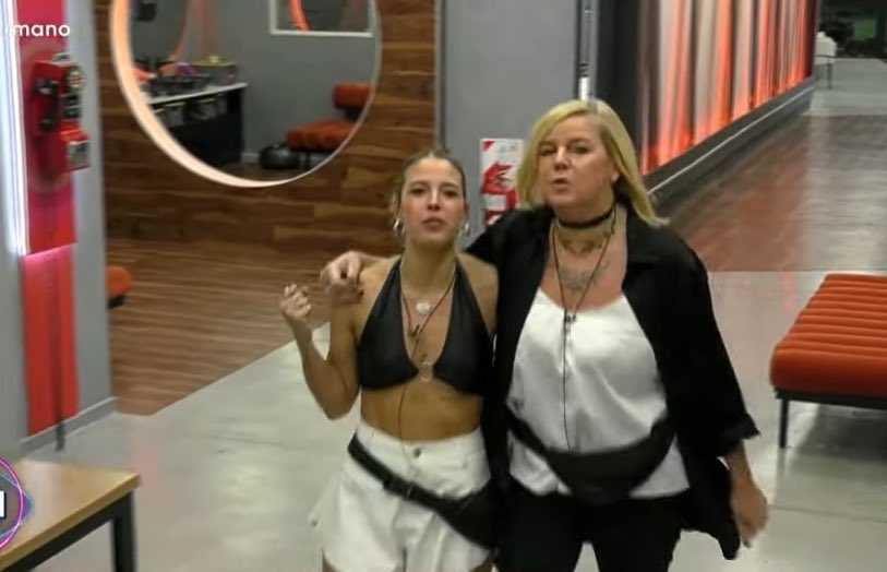 imaginettpd's tweet photo. virginia dijo que si ganaba el liderazgo salvaba a emmanuel para que se vaya un bro votemos DELFINA AL 9009 https://t.co/PVdHSlvFmt