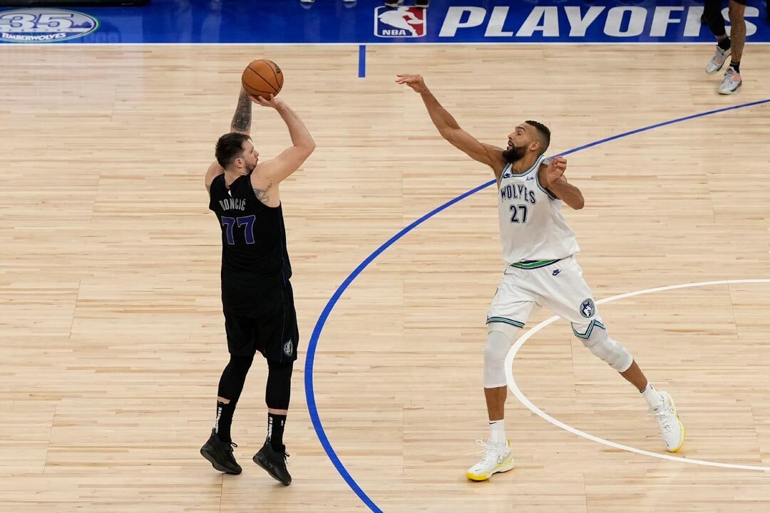 _suisara's tweet photo. Rudy Gobert's defense in the clutch https://t.co/ozXk1wiZAg