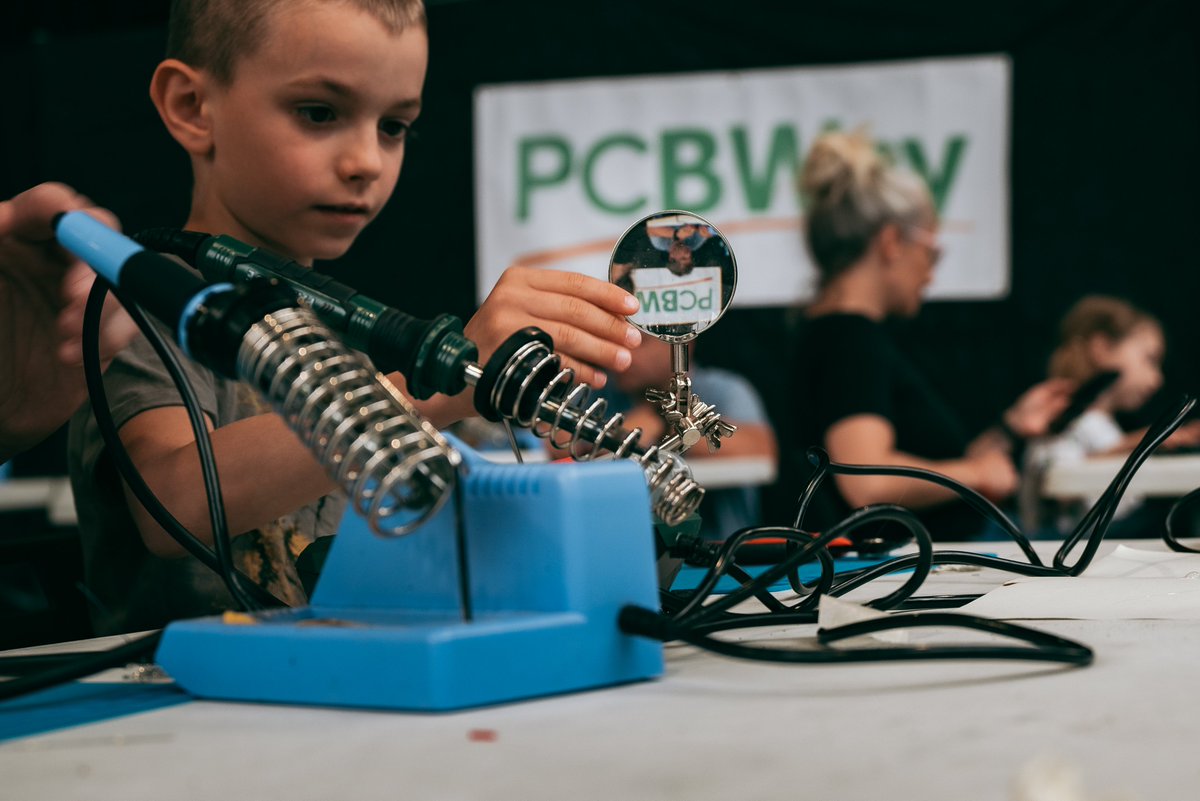 Maker Faire &amp; PCBWay provide beginners and enthusiasts with a perfect #soldering experience! <a href="/MakerFaireCZ/">Maker Faire Česká republika</a>