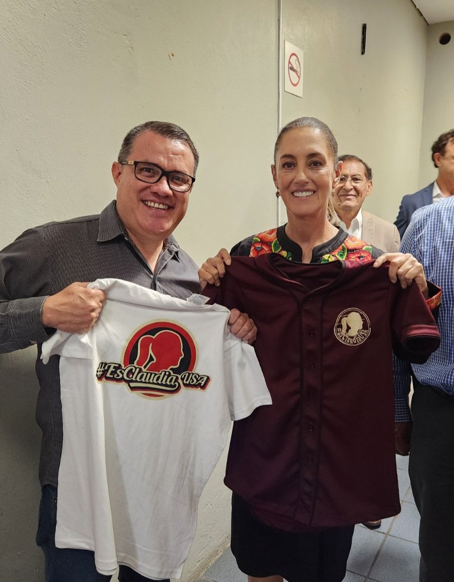 JesusTorreblank's tweet photo. Más que una playera un motivo!, Más que un logo una causa!
Gracias Dra @Claudiashein siempre fue sensible al tema!
#Migracion 
#ClaudiaPresidentaDeMéxico https://t.co/5zHNvnX0JA