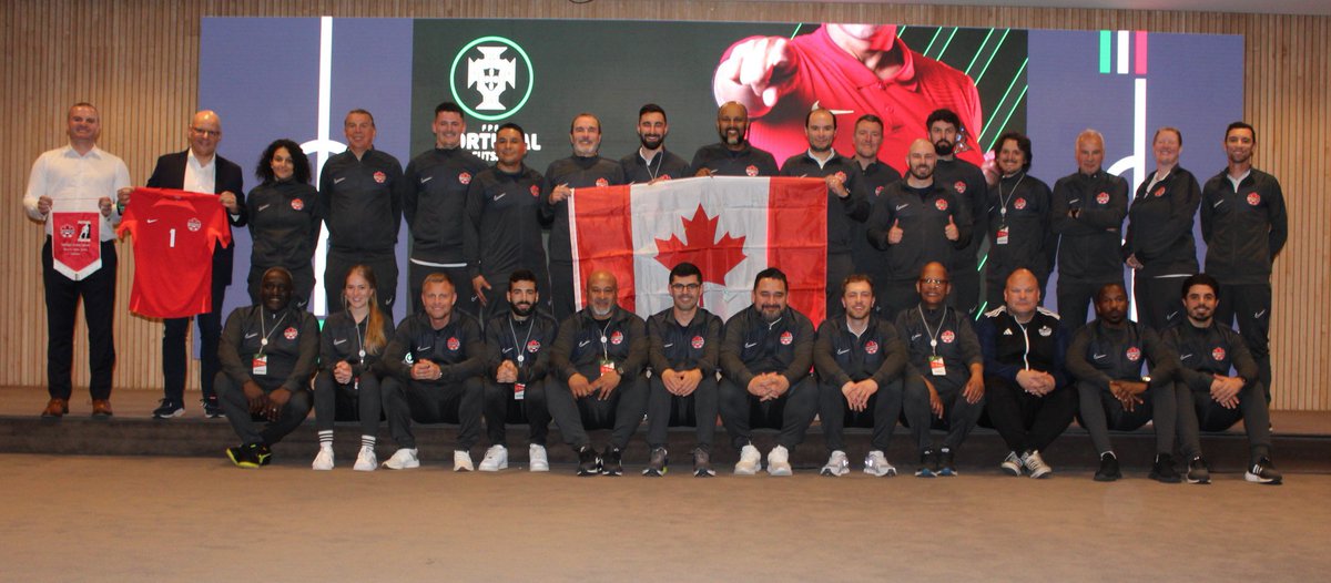 Fantastic to learning more on #futsal from @selecaoportugal’s staff🇵🇹 Plenty of knowledge shared for everyone to bring back & implement into across the country🇨🇦 Special thanks to @CanadaSoccerEN, @FutsalCanada & @ontario_soccer🙏🏼 #futureisbright #bettertogether #growthesport