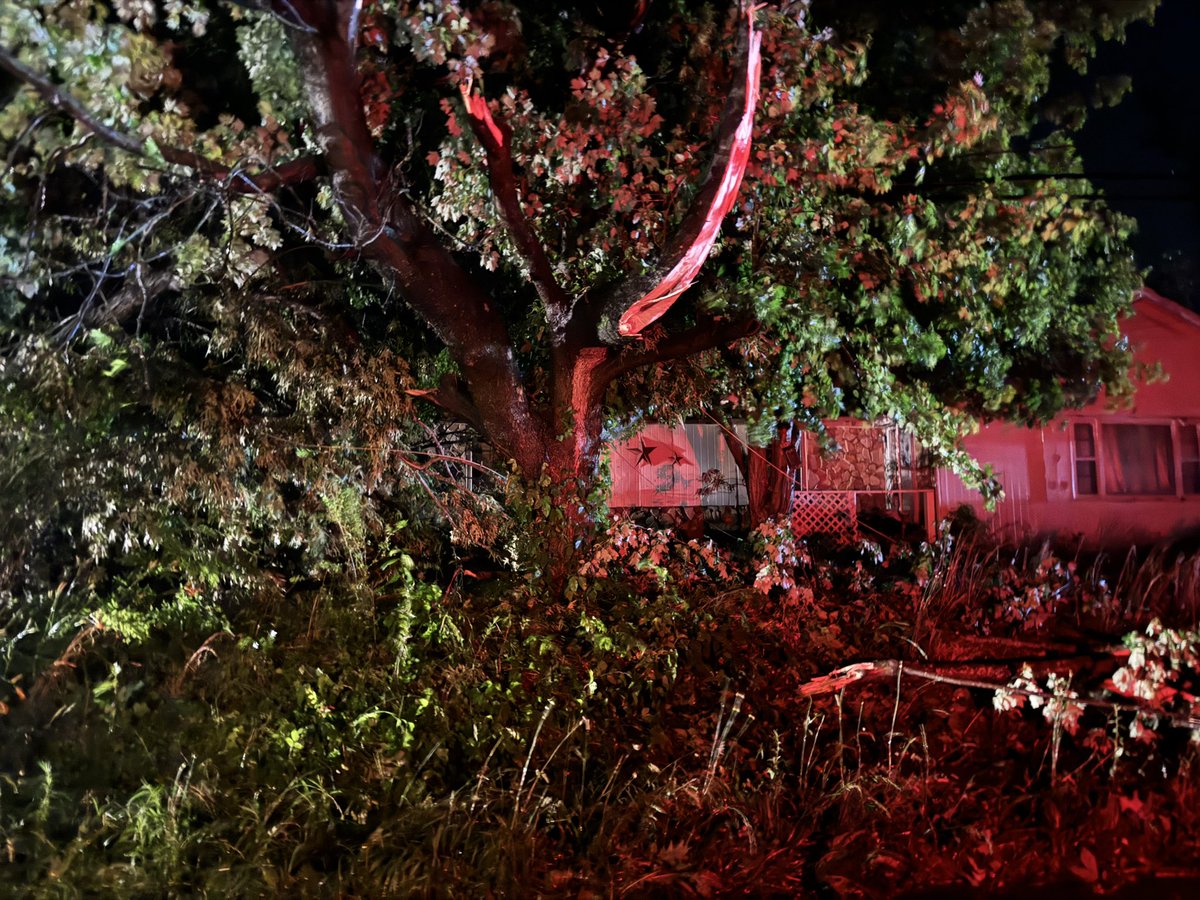 tabithahawk's tweet image. Significant tornado damage located north of Dawson springs off of KY-109, active search and rescue going.