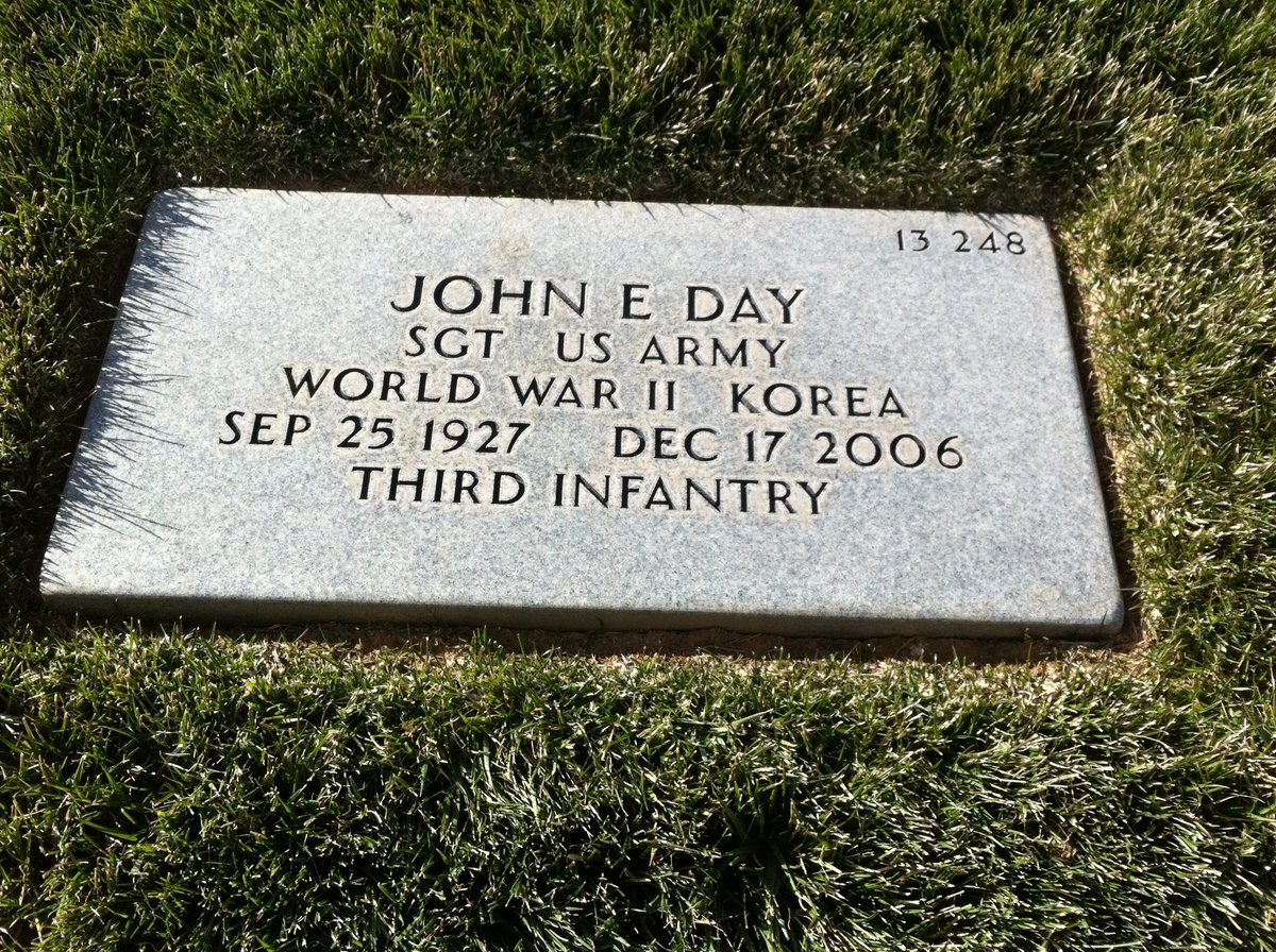 My uncle…buried in the same cemetery as his parents (my grandparents)…National Cemetery Santa Fe👍🇺🇸🇺🇸🇺🇸
