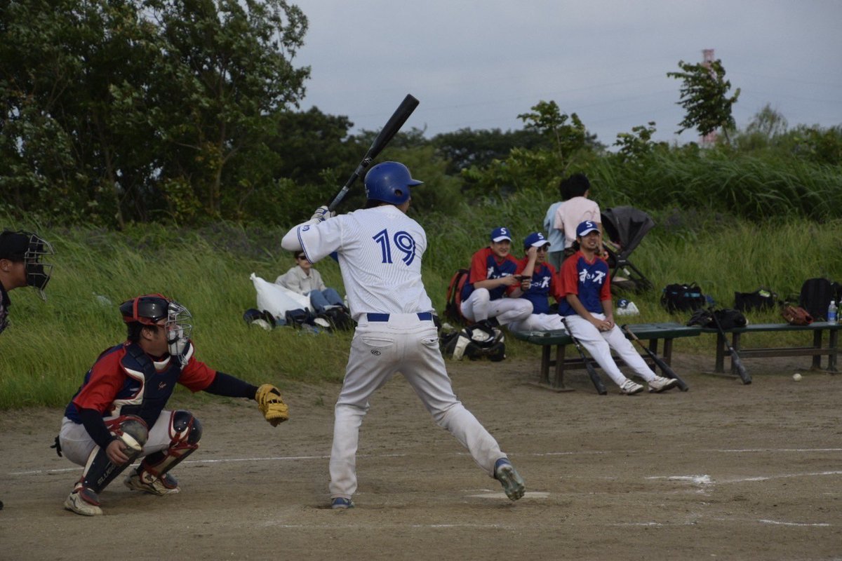 Victoria リーグ戦
 vsすーさんズ様
11-0 win

前の試合からの悪い流れを払拭したい試合。
初回から相手守備のミスもあり、得点を重ねる。
投げては先発木村が2安打完封😎
大事なVictoriaの3戦目も勝利を挙げた！

すーさんズ様対戦有難う御座いました！
#24 #草野球 #東京 #選手募集