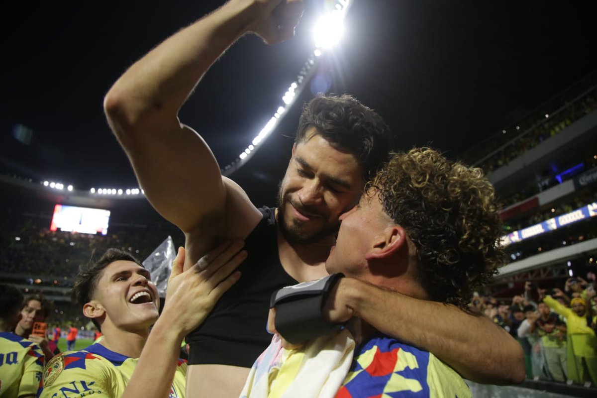 🦅Bicampeón Perfecto #America 

✅ Líder general en los 2 torneos

✅ Campeón en los 2 torneos 

✅ El más campeón de la #LigaMX 

#Colosal