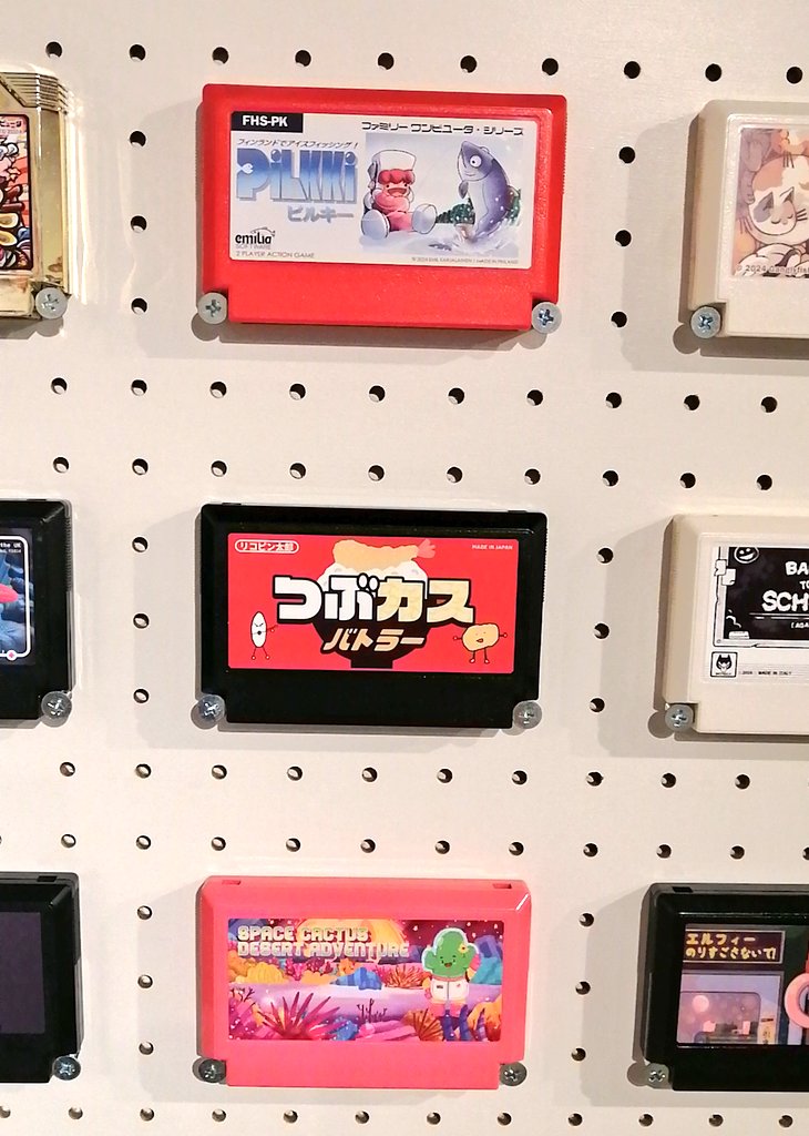 【わたしのファミカセ展2024】西荻窪のMETEORさん @meteor_club で開催中！今週31（金）まで https://famicase. 友達のファミカセ 😸RISRIS @fukushi_risu 😸ドレッドマン20th Anniversary Edition @KuskeKplecraft 😸つぶカスバトラー @nakiiiii #famicase #nishiogikubo #art #event