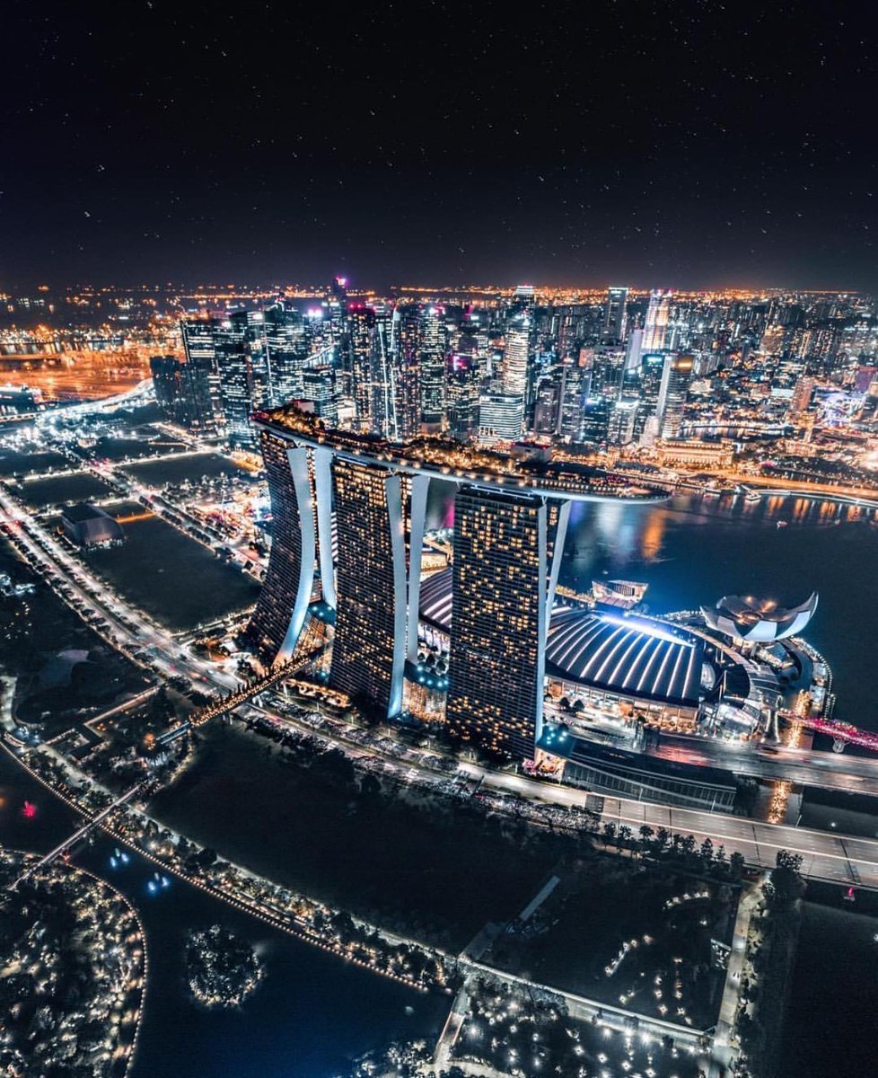 The night lights of Singapore 🇸🇬