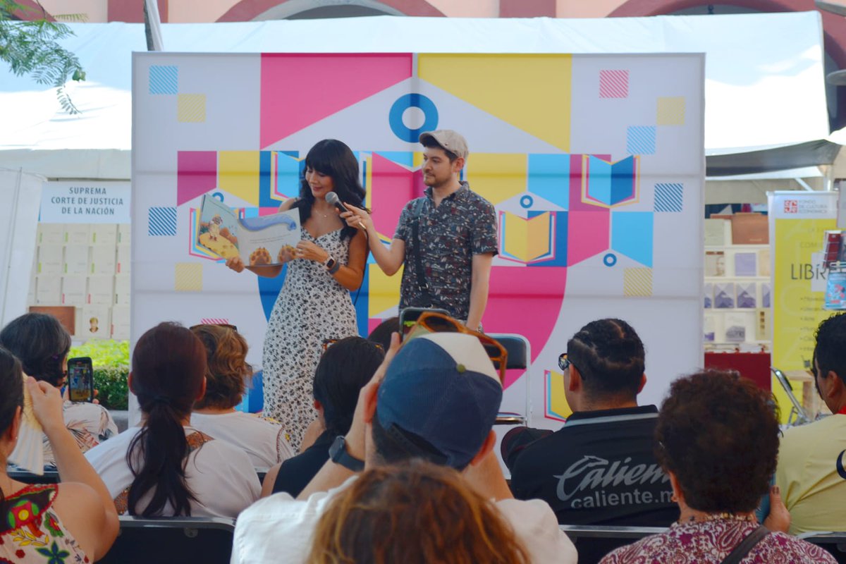 LaUASLP's tweet photo. El libro para infancias #ConSelloUASLP "El taller del creador" fue presentado esta tarde en la 48 Feria Nacional del Libro UASLP por sus autores: la escritora @LIJerante y el ilustrador @Pingolito ganadores del 1er. Concurso de cuento infantil de la #UASLP 📚

¡Felicidades! https://t.co/z8lnBuUBFl