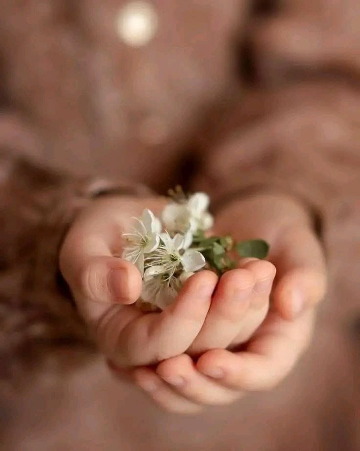 لو رأيت مافي قلوب الآخرين من الهموم لحمدت الله كثيراً على مافي قلبك

صباح الحمد والشكر