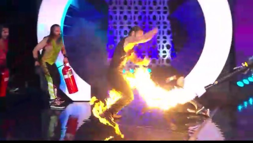 Real glass, real fire too 😭😭 #AEWDoN