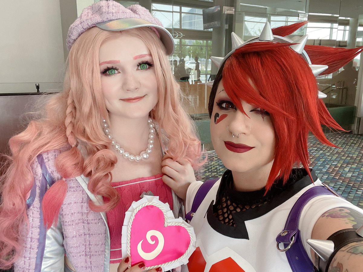 Bridoof's tweet photo. Who let the lesbians out???

Shoutout to @stitchcrimes to being my Cait today after we’ve been taking about doing these two together for over a year now ;3; https://t.co/wOjMl8NLlA