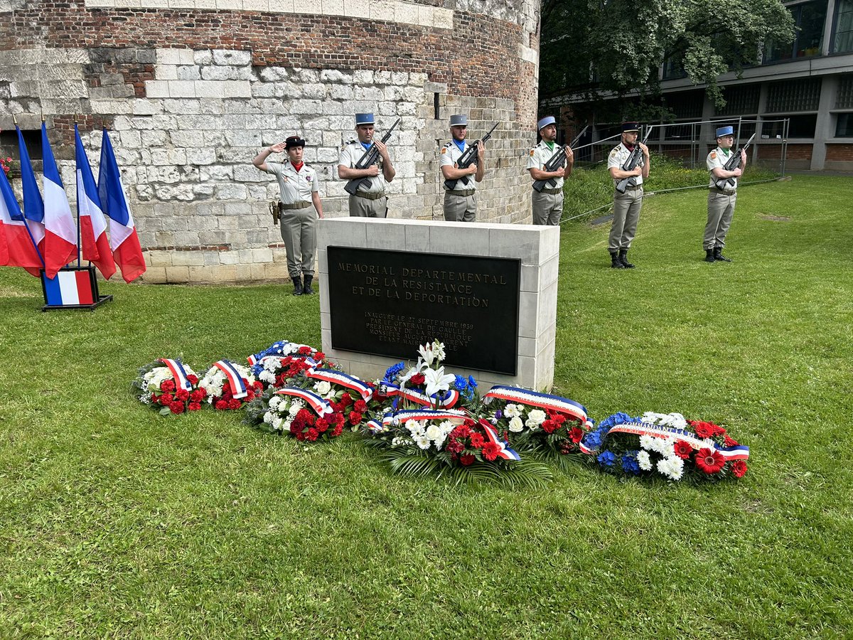 Commémoration de la journée nationale de la #Résistance à Lille, en présence du Préfet Louis-Xavier Thirode et de l’ensemble des autorités civiles et militaires 🇫🇷 Pour se souvenir du courage de ces femmes et ces hommes qui se sont battus pour une #France libre 🕊️