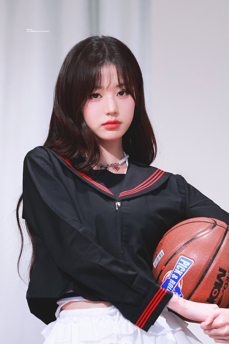 나같은 경우 채치수가 되어 이 여자아이를 오천만 강백호로부터 지켜냄