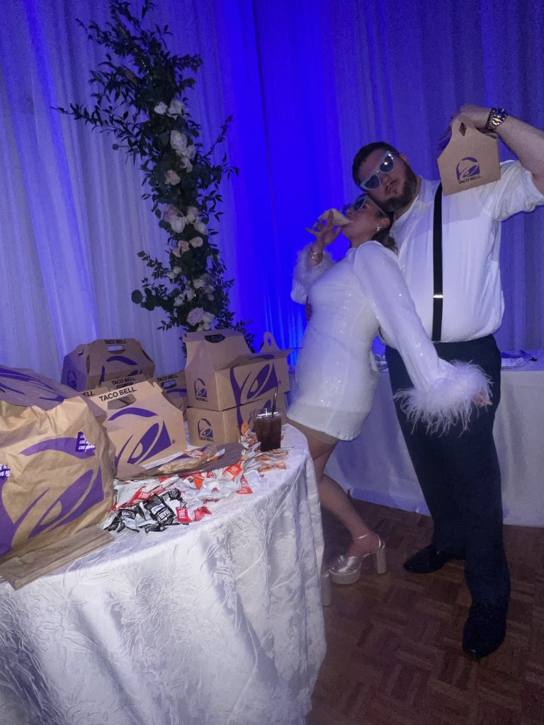 J__Emilio's tweet photo. I recommend everyone get @tacobell delivered for late night at their wedding #livemas #tacoqueen #tacoking #married https://t.co/BMFRPZrVly