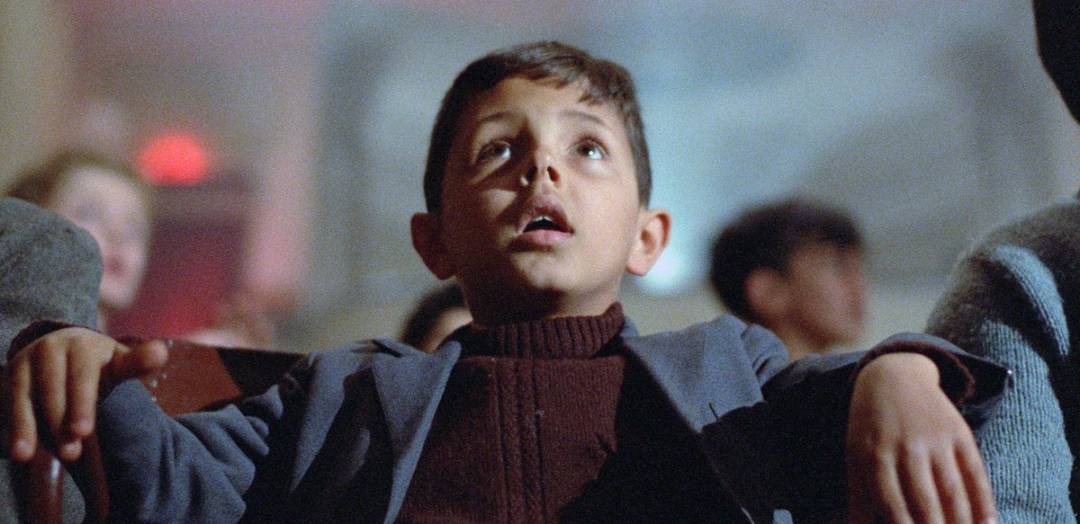 🎂 Z okazji 68. urodzin Giuseppe Tornatore przypominamy jego wielki film - 'Cinema Paradiso'. To liryczna historia Włoch, a także filmu i dojrzewania, która zaprasza widza do poszukiwania ukrytych  sensów: oldcamera.pl/pl/cinema-para…
#Cinemaparadiso #GiuseppeTornatore