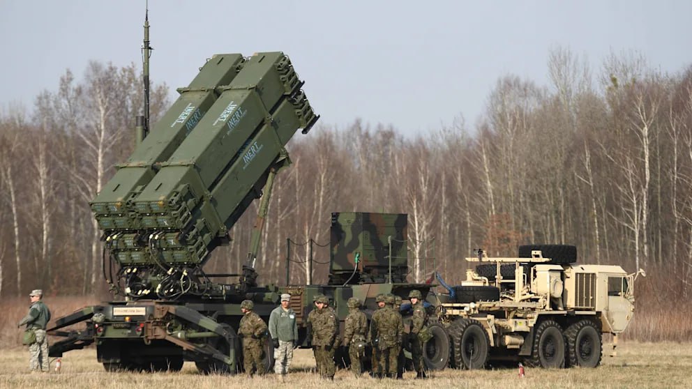 NATO is discussing the possibility of closing the sky over western Ukraine with anti-aircraft systems, Bild has quoted its sources as saying In addition, some members of the alliance are discussing the deployment of instructors on Ukrainian territory to train the AFU, as well as