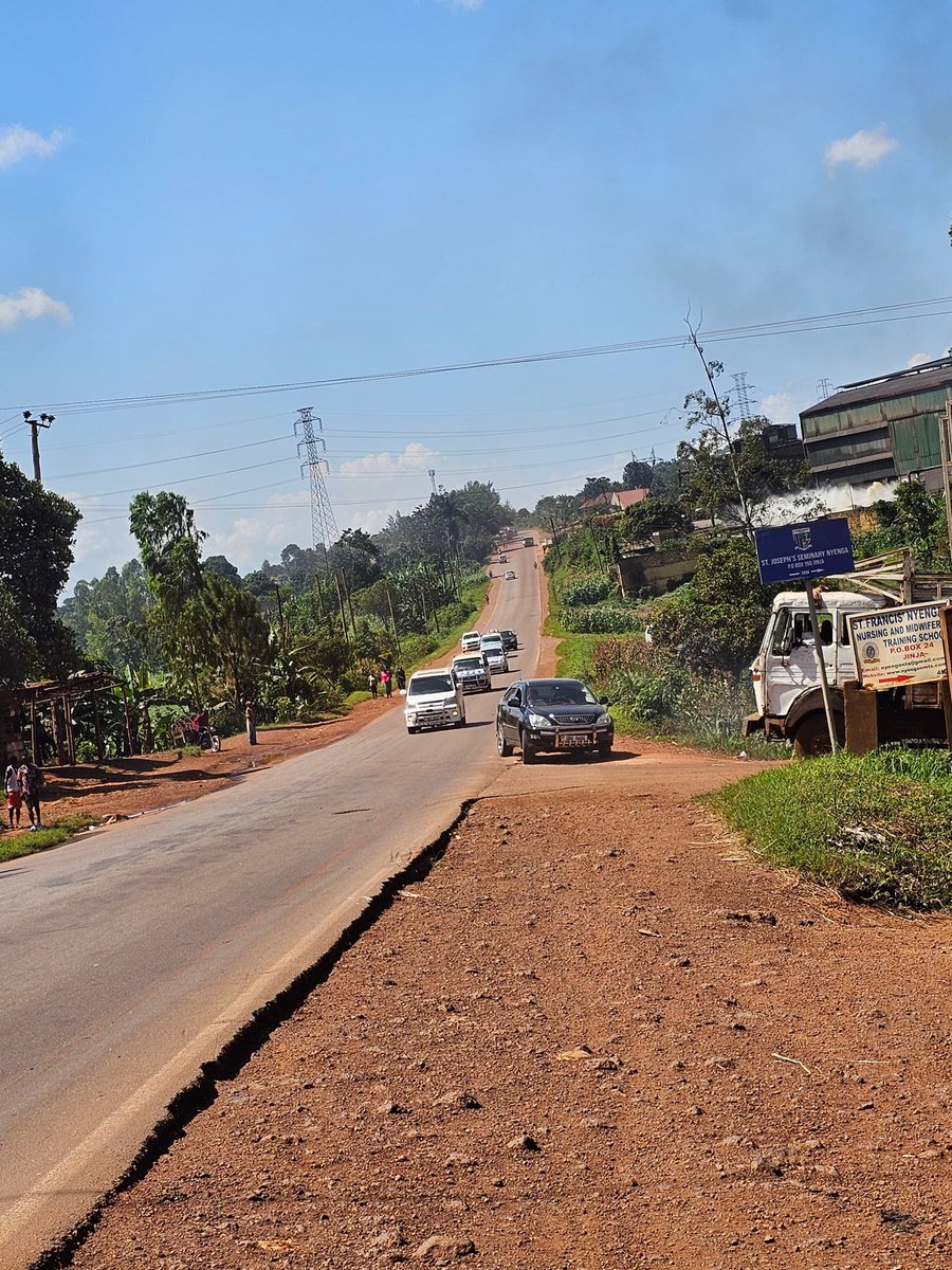 @MoWT_Uganda, @UNRA_UG, and @PoliceUg assessed 20 black spots along the Kampala-Jinja highway. Our findings will contribute to research conducted by MoWT, @URRENO1, and the Sapienza University of Rome (@SapienzaRoma) to enhance road safety. #RoadSafetyUG
@HovitaUganda
