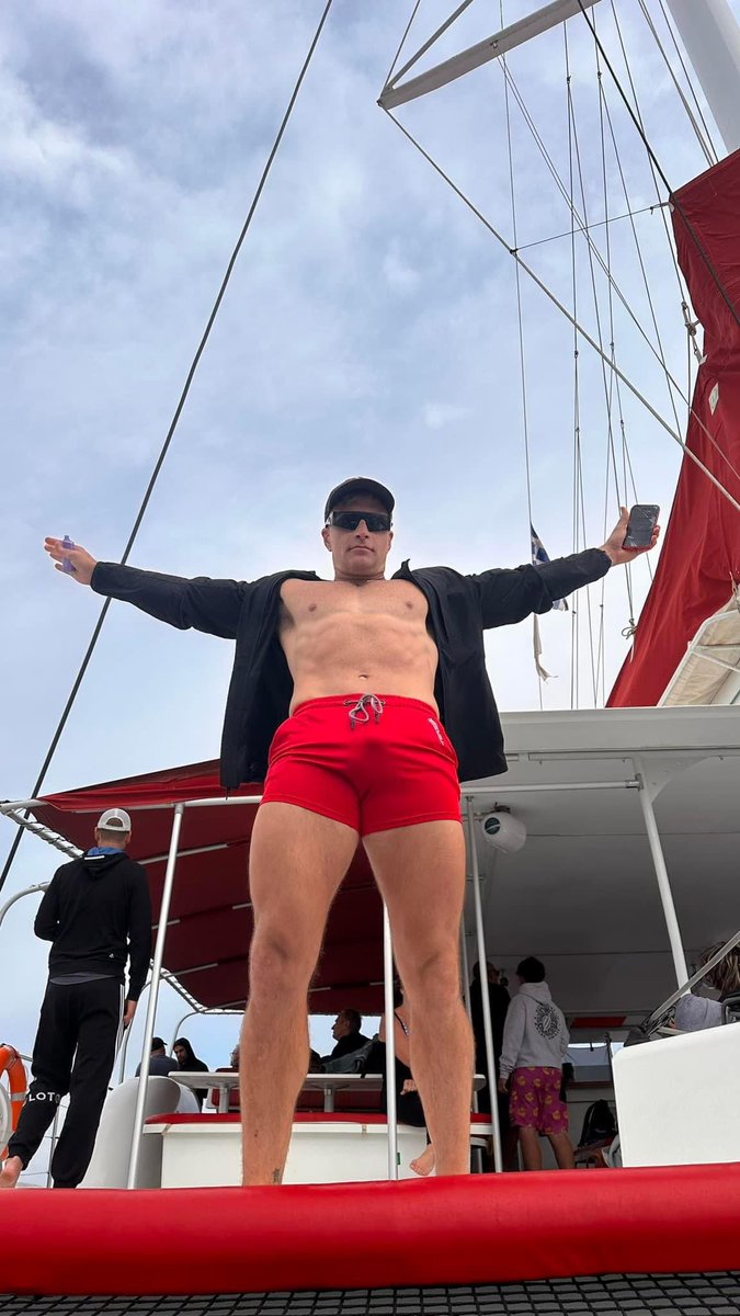 JohJustin's tweet photo. I’m the queen of the world… https://t.co/j06Rdk5O9c