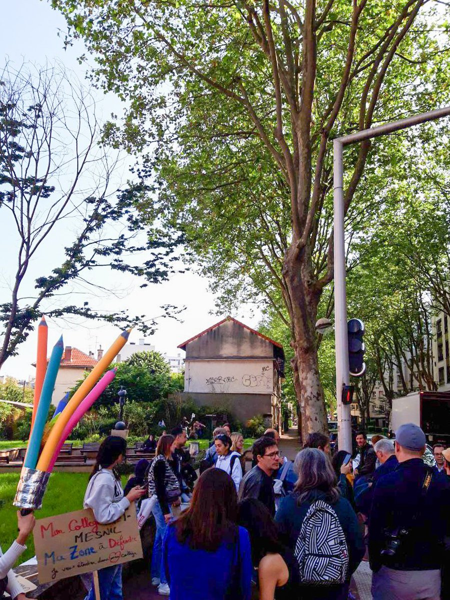 Ce gouvernement saccage tout ! Ça suffit ! Les groupes de niveaux et la baisse des moyens vont finir d'achever l'École publique. Soutien aux parents, élèves et enseignants mobilisés ce week-end à #Montrouge pour la défendre.