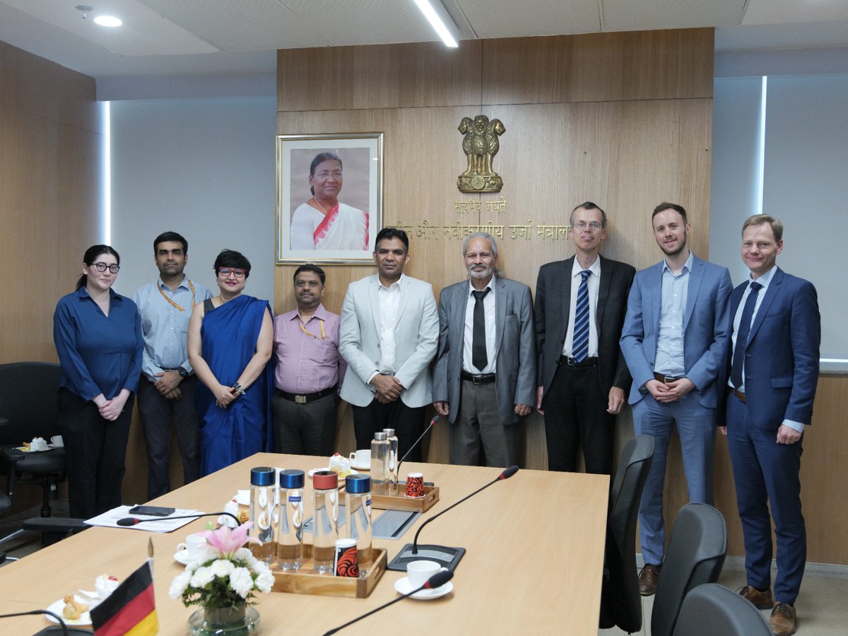 Today, India and Germany held a bilateral meeting at MNRE to discuss trade of Green Hydrogen under Article 6.2 of the Paris Agreement. Both nations emphasized need for robust climate action and explored various development and offtake options for Green Hydrogen. #ClimateAction