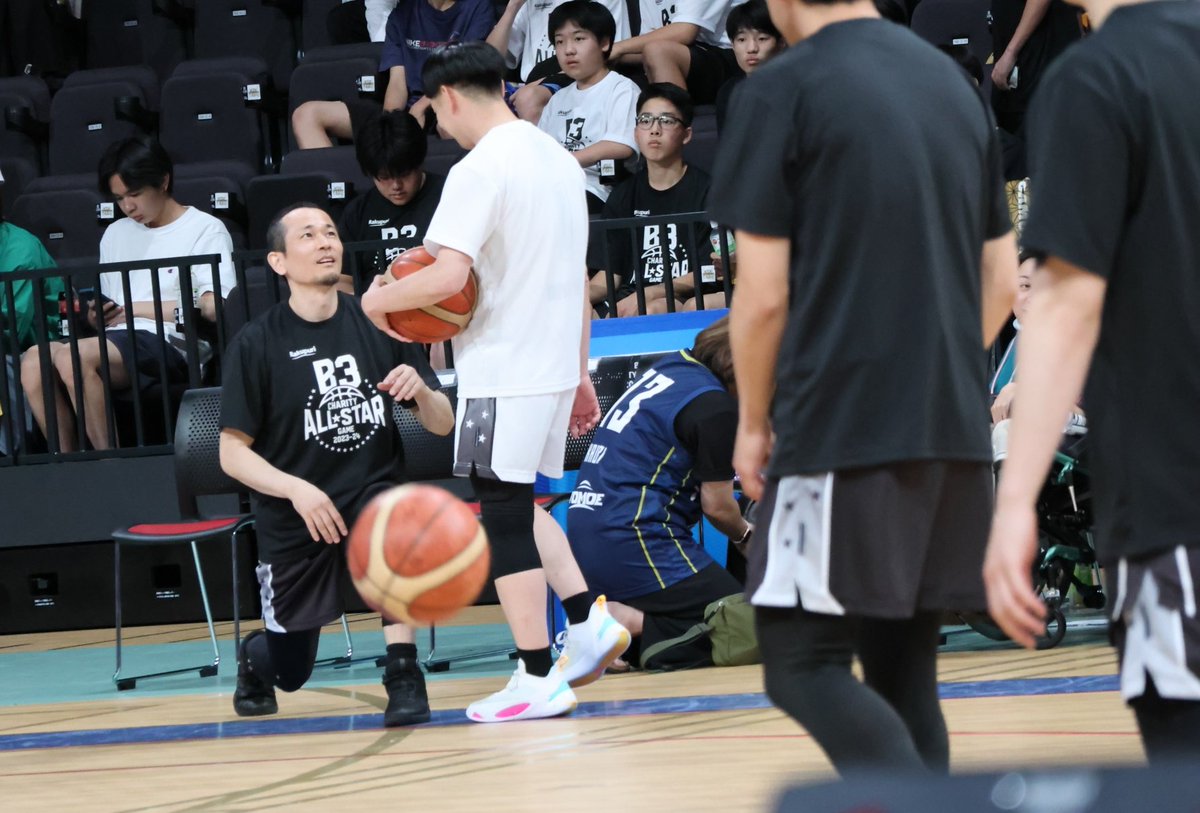 aifl314's tweet photo. 2024.05.25
キャプテン同士

宮様と宮田選手
最高に楽しかったです♪

#B3チャリティオールスター
#ヴィアティン三重BB #宮﨑恭行 元 #FE名古屋

#東京ユナイテッド #宮田諭 https://t.co/nEs4KwYHOP