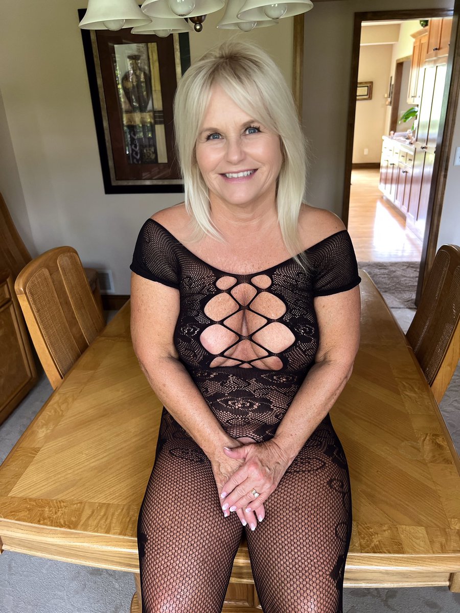 Naughty Wife tweet media