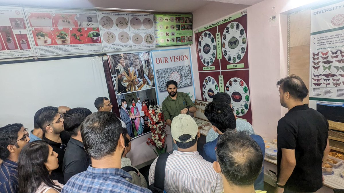 Take a look at officers engaged in understanding the sericulture activities at CSR&TI, Pampore, with scientists of the institute providing valuable insights.
This visit, part of a training by ISTM, NewDelhi, a training institute under DoPT, GoI.
@csbmot @IfsSivakumar @TexMinIndia