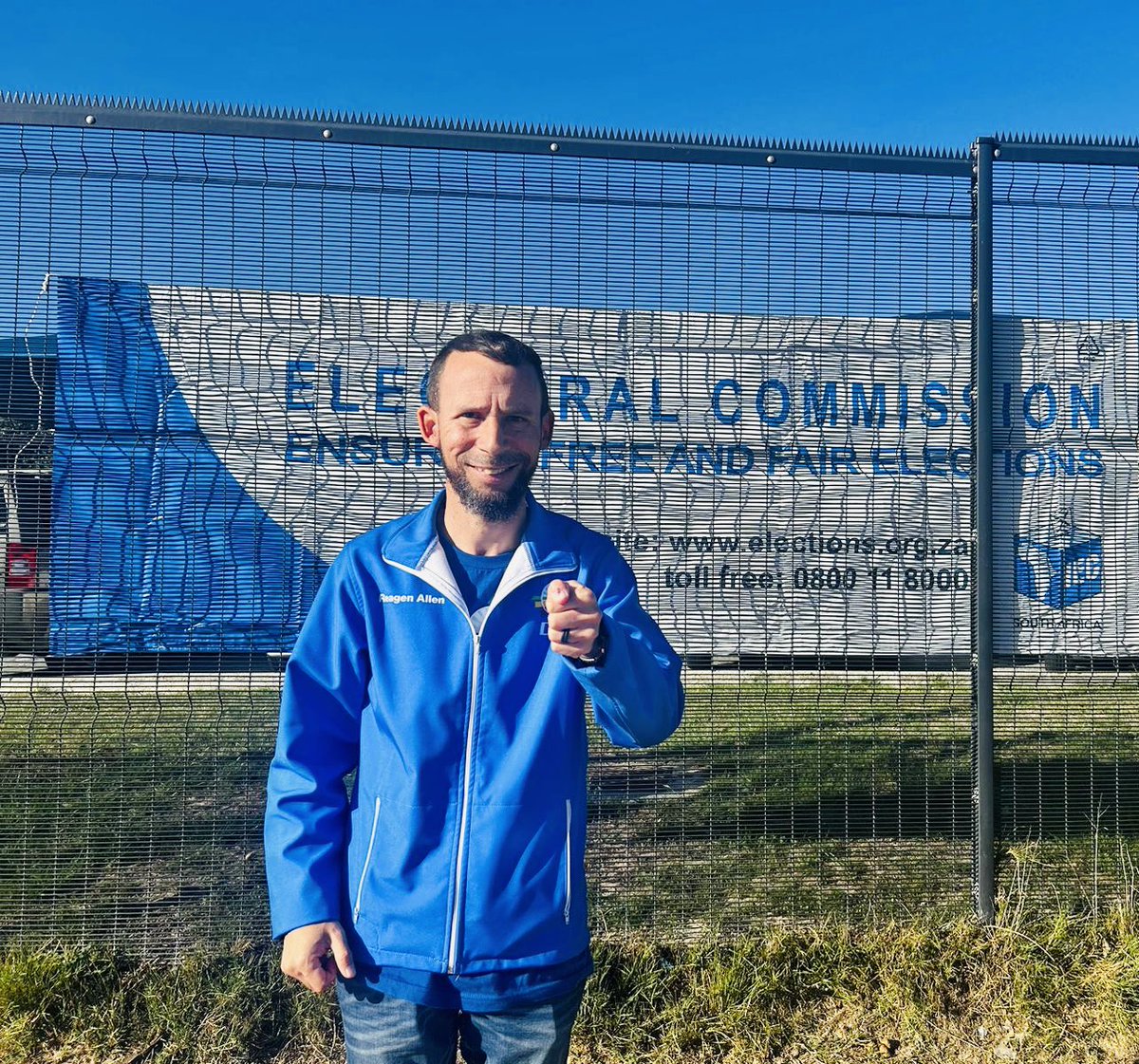 Casted my vote at Caradale Primary. The same school I attended & where my journey started as the first learner representative on the SGB. It’s where my journey started! The journey continues, #VoteDA It’s vital for residents to make their voices heard through the ballot paper.