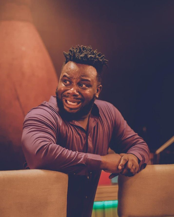 Damn, this early bird thing getting the worm is real real. Today I woke up not so early, I saw Chappelle is meant to perform on Wednesday and tickets are being sold, the next post was "50 % sold out" and the next was "SOLD OUT".