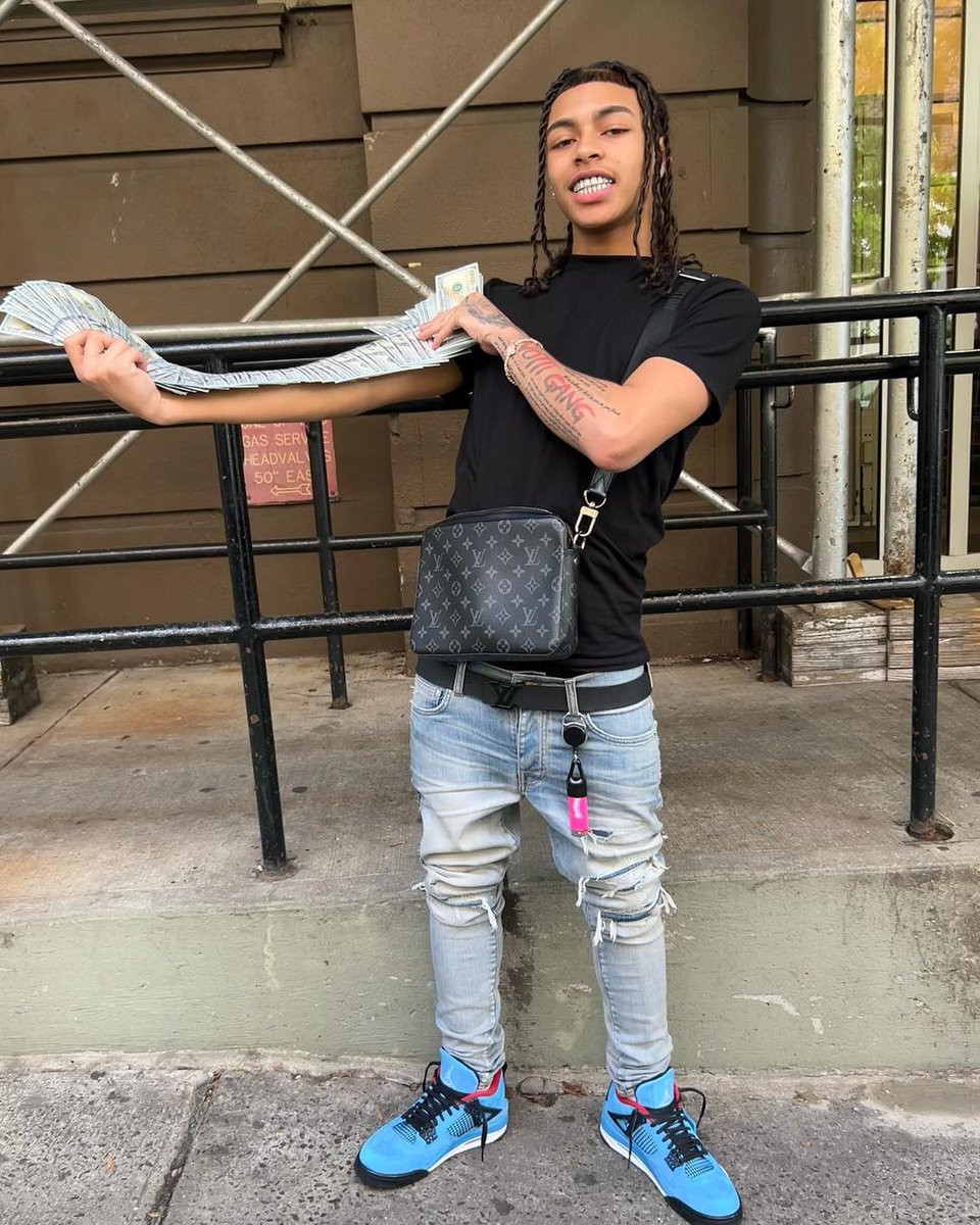 dheposit21's tweet image. #ddosama #explorepage #sugarhillddot #nyc #e #drill #viral #explore #jstar #nottiosama #downtownnewark #fatboy #newyork #jerz #edits #notti #n #drillwave #forever #jerseydrill #whorunjersey #kboy #ddosamaedit #albeeal #ddosamaedits #jersey #videostar #k #torchh #bandmanrill