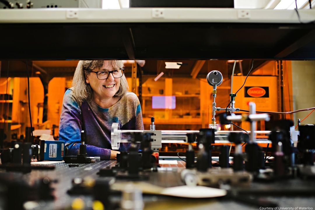 With enthusiasm and hard work, Donna Strickland found a way to create high-intensity laser pulses. This technique, chirped pulse amplification (CPA), was described in Strickland’s very first scientific paper and led to her 2018 Nobel Prize. Read more: bit.ly/2VzglgB