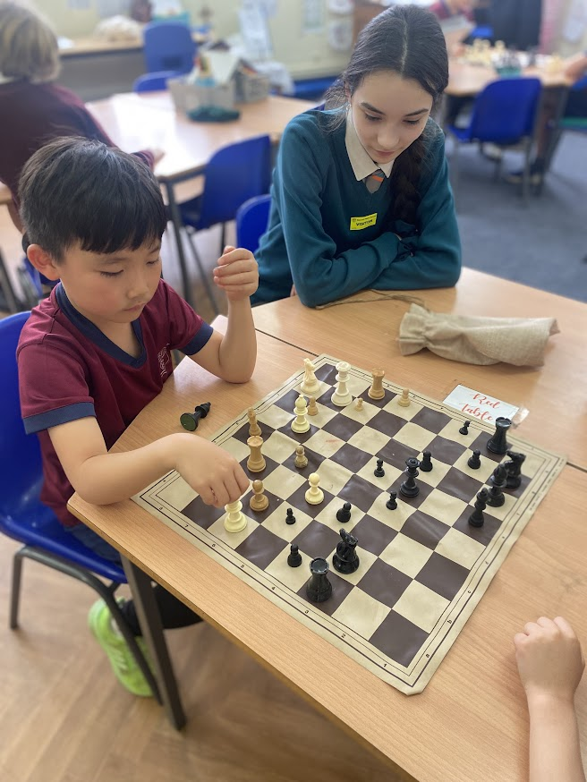 ♟️ We're incredibly proud of our students for volunteerig their time to help with the Chess Club at @SacredHeartTedd this term and Lego during the Winter! #Teddington #TeddingtonSchool #ExcellentEducation #GlobalCitizens #HealthyLearners #FutureReady
