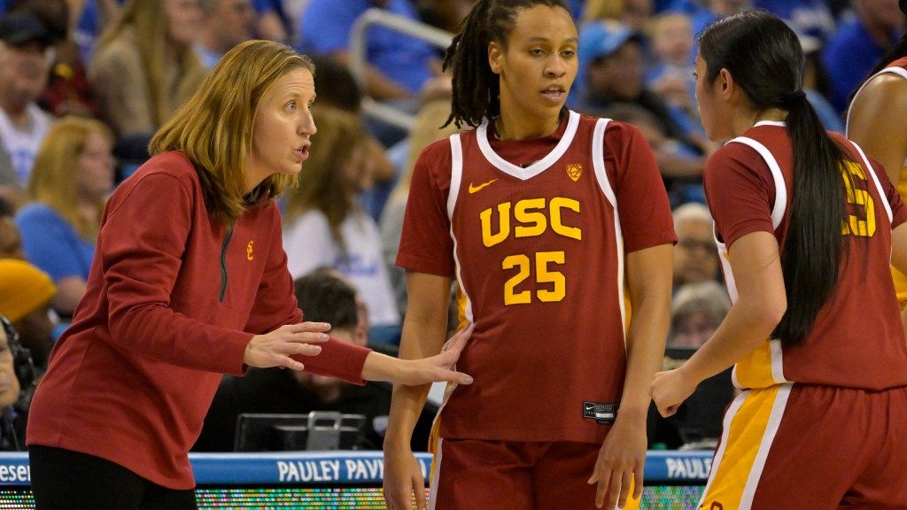 Lindsay Gottlieb is eagerly following USC Trojans in women's pro basketball trojanswire.usatoday.com/2024/05/24/lin…