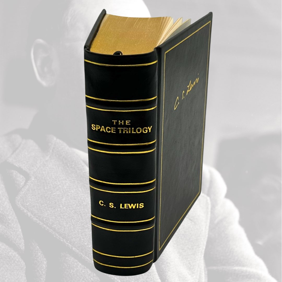 RareBiblio's tweet image. ✍️ The most striking feature is the font style on the front cover, #embossed in shimmering #gold, which adds a touch of #opulence and draws immediate #attention. ✨
