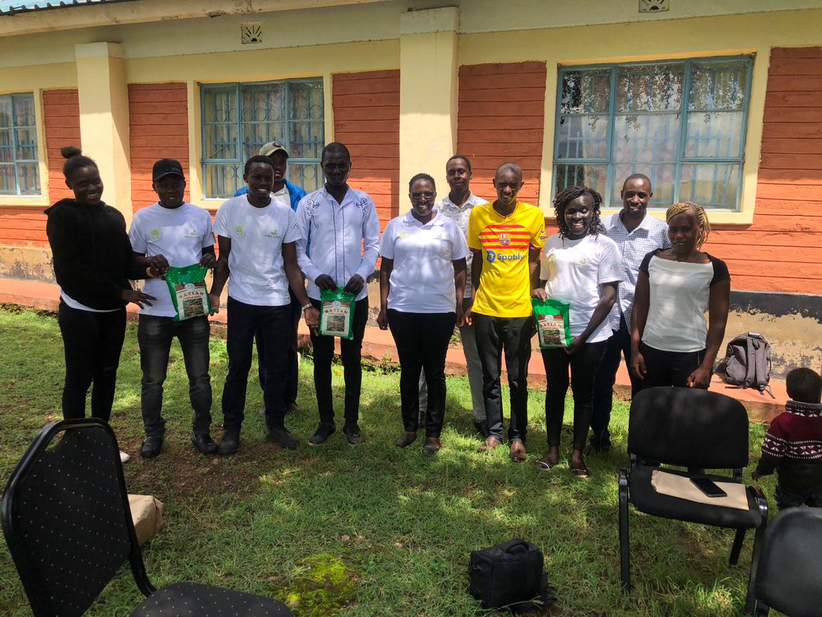 jenga_future's tweet photo. Our journey to increase #coffeegrowing in the escarpments of Soy South has just begun, and we're thrilled to see the youth taking the lead! By planting coffee, we're not only boosting our local economy but also taking a vital step towards preventing landslides.
@PACJA1 @cjifa_ https://t.co/iJkFtPyqlp
