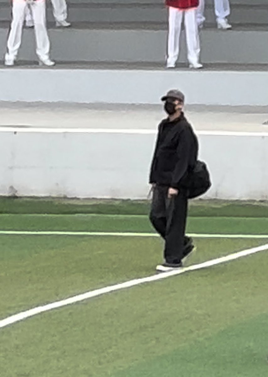 240527 🫂😢
잘다녀와😭👋🏻