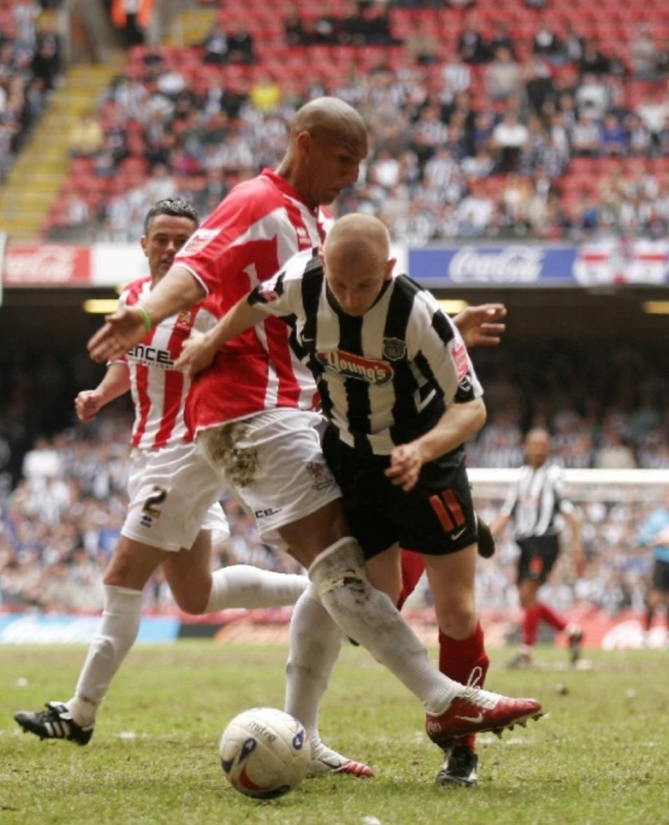 Once a Mariner! Ex #GTFC attacker Andy Parkinson is 45 today! Happy Birthday Andy!