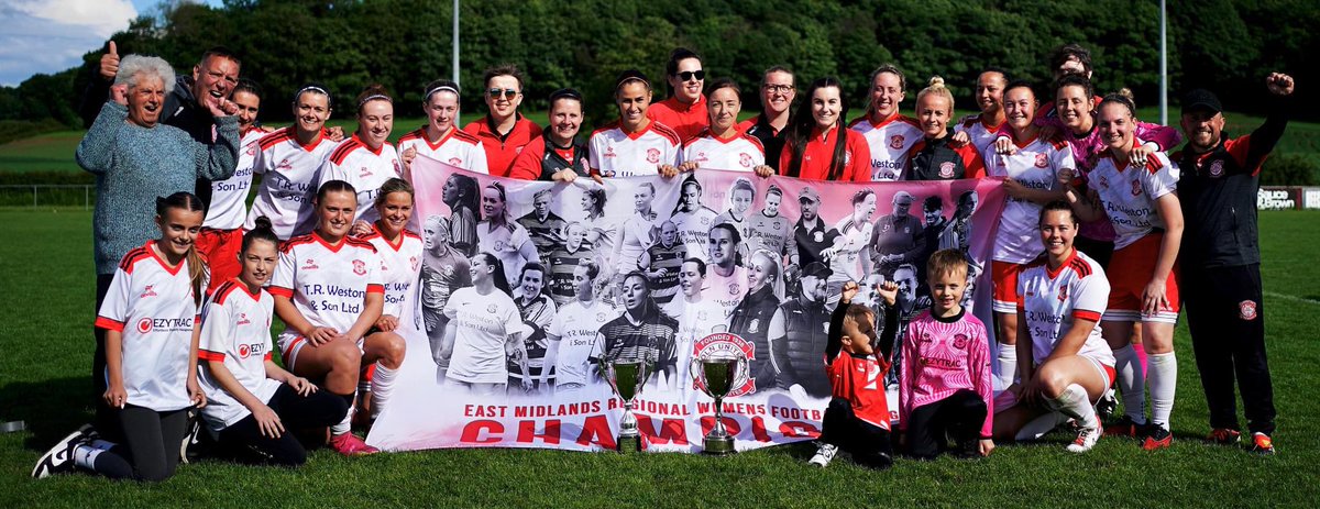 LincolnUtdWFC's tweet photo. 𝑯𝑨𝑽𝑬 𝒀𝑶𝑼 𝑬𝑽𝑬𝑹 𝑾𝑶𝑵 𝑻𝑯𝑬 𝑻𝑹𝑬𝑩𝑳𝑬

🏆🤍

Yesterday we picked up the league cup trophy as well as picking up the league trophy as well at the presentation evening! 

#TheWhites https://t.co/bfL1SvO5IL