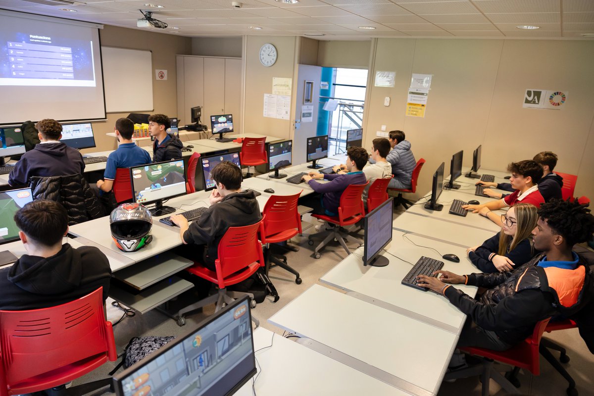 🖥️ Tens intenció d'estudiar #informàtica?
💡 Si vols conèixer com és el bàtxelor en Informàtica de l'<a href="/UdAndorra/">Universitat d'Andorra</a>, connecta't avui a les 19 hores a la sessió informativa virtual!
🔗 uda.ad/sessions-infor…