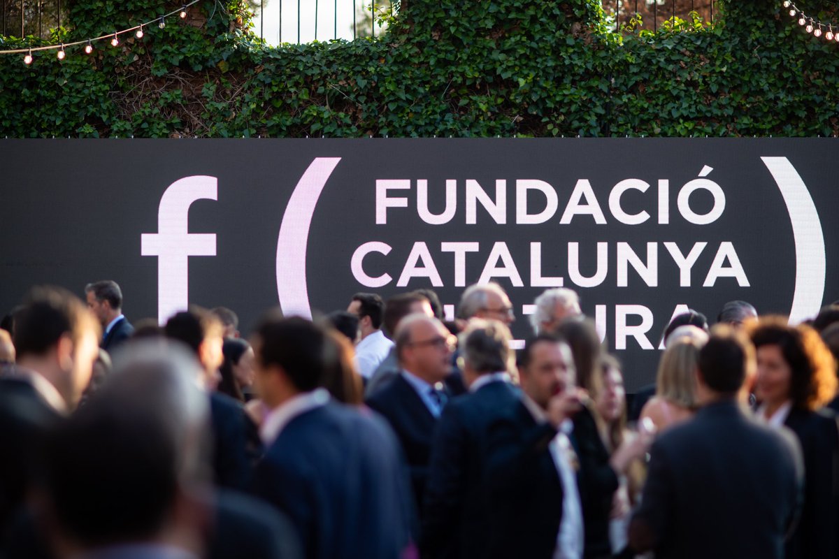 Enguany celebrem el 10è aniversari de la @fcatcultura, una Fundació que teixeix aliances entre el món empresarial i el món cultural. Més informació: fundaciocatalunyacultura.cat