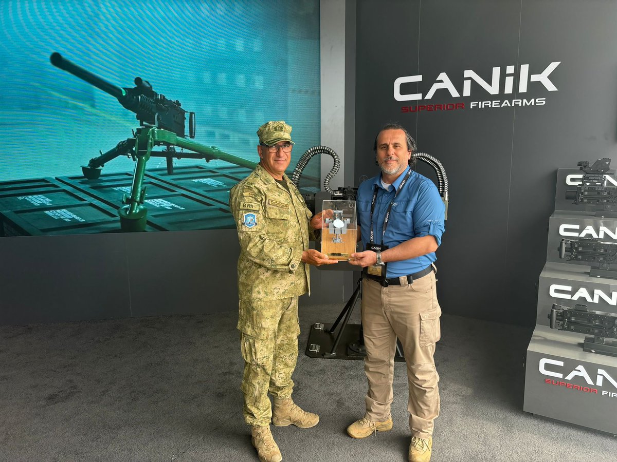 canikarms's tweet image. Efes 2024 tatbikatı kapsamında, Amfibi Tugay Komutanı Tuğ.Amiral İbrahim Özdağ’ın  CANiK, UNIROBOTICS ve AEI Systems&apos;ın ortak stant alanını ziyaret etti. Sizleri de standımıza bekliyoruz! #Efes2024 #CANiK #UNIROBOTICS #AEISystems #SavunmaSanayi