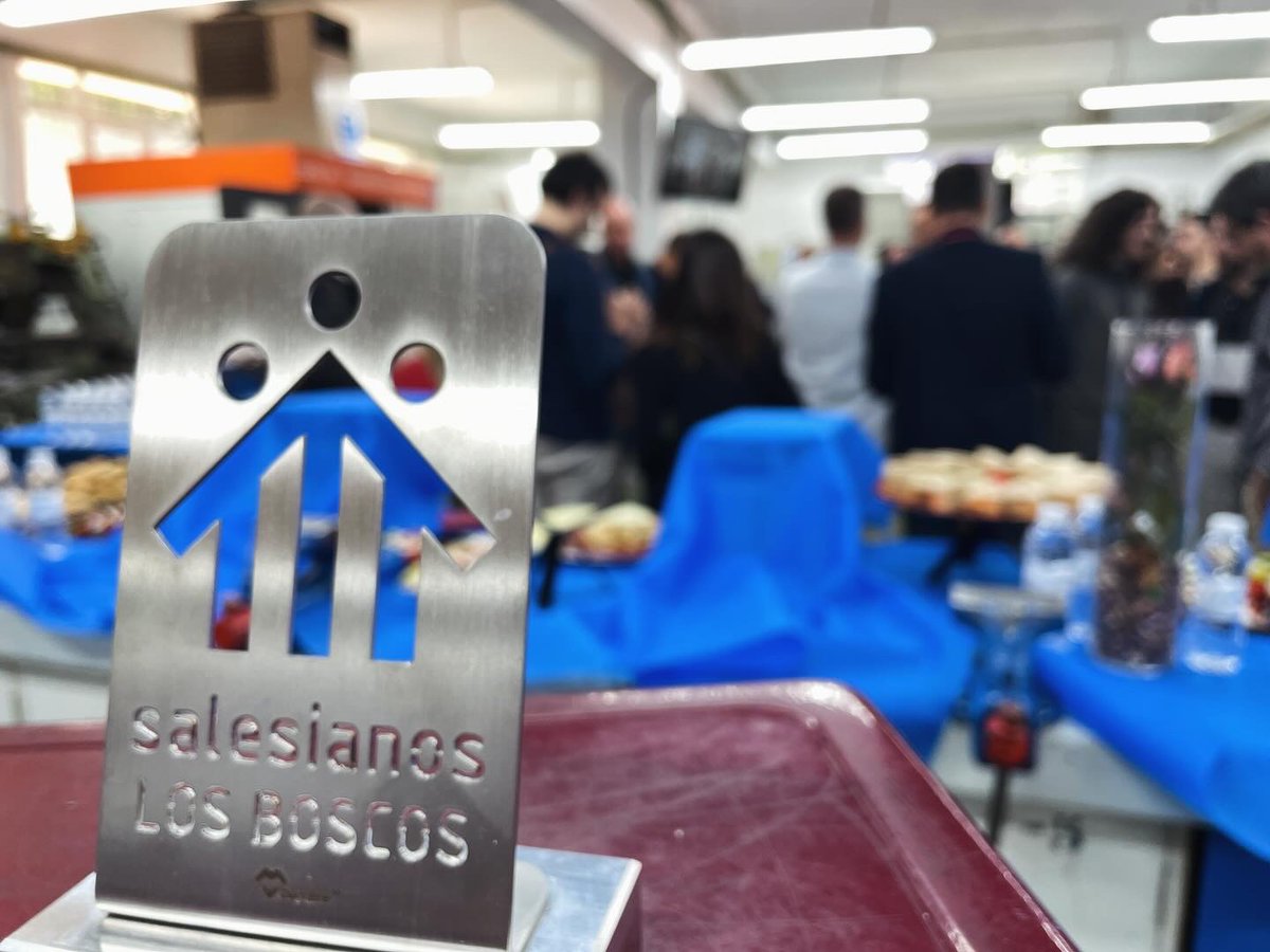¡Muy agradecidos con las empresas de FM que el jueves pasado nos acompañaron en un acto de reconocimiento por su labor con la FP!
Deseando repetir en unos años esta fórmula de éxito.

#fp #fpdual #fabricacionmecanica #salesianos #Logroño #LaRioja #losboscos