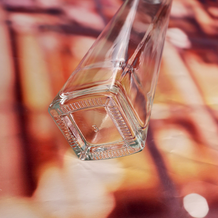 I can meet all the glass bottles you need. Chinese professional glass wine bottle manufacturer, believe me, will give you a different surprise.Welcome to inquire.😊
WhatsApp: +86 13156174000
Email: kee@hsglassbottle.com