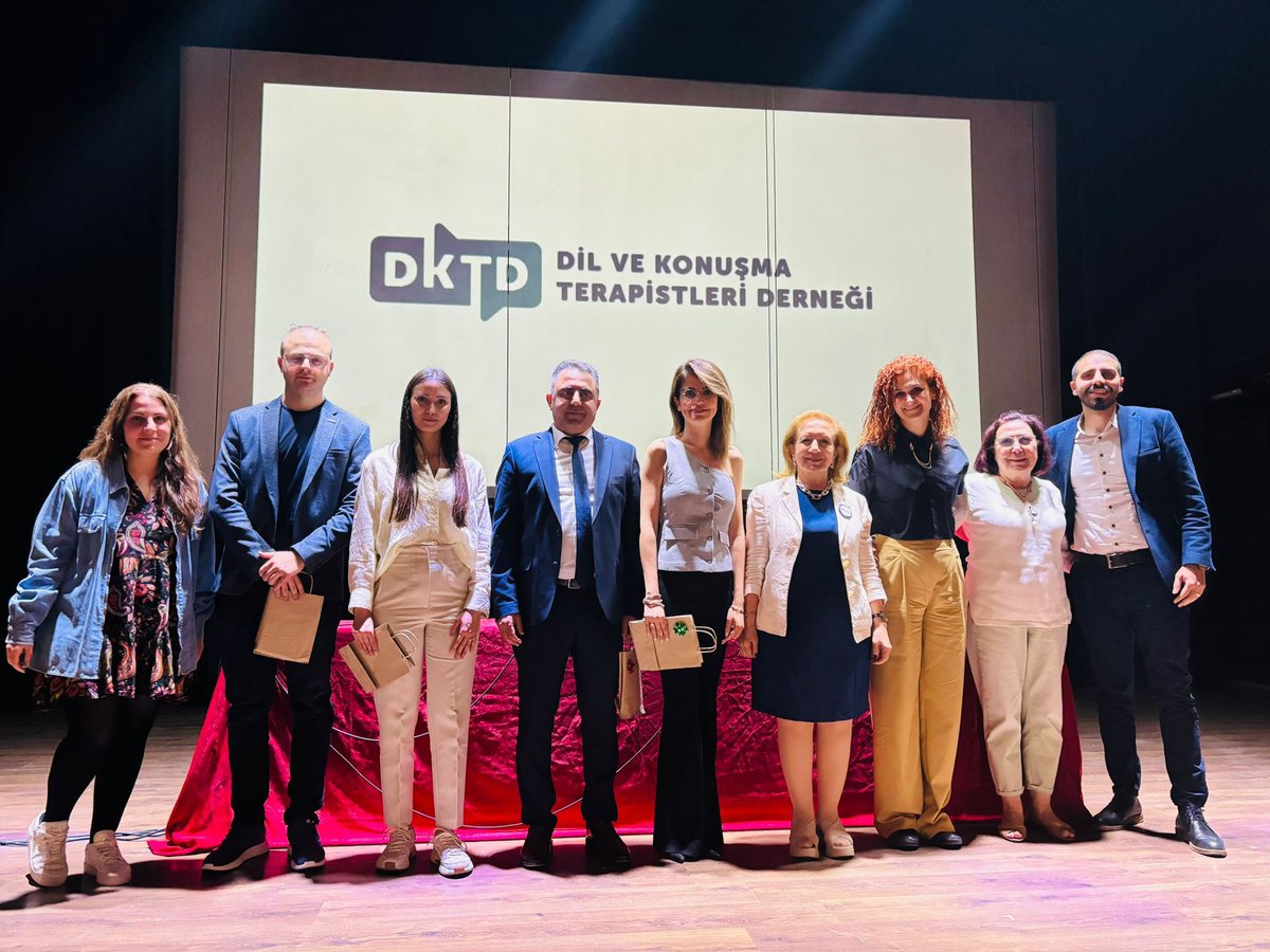 DernekDkt's tweet photo. Derneğimizin 39. olağan genel kurulunu büyük bir kalabalıkla gerçekleştirdik. Mesleğimizin kurucusu hocalarımızla genç meslektaşlarımızı bir arada görmek cesaret vericiydi. Eskişehirdeki buluşmamıza başarılı işlere imza atan sayın avukatımız Oktay Keskin de bizlere eşlik etti. https://t.co/vrk6izmjBf
