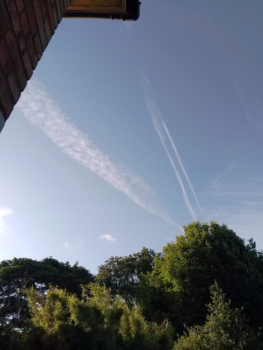 the b#stards are bang at it again this morning in north #birmingham uk sky 7.30am 27 .5. 24 #geoengineering #chemtrails #weathermodification #climatescam
@Gp1ggy1
@Elizabe32413720
@garfybloom
@alex_meechan