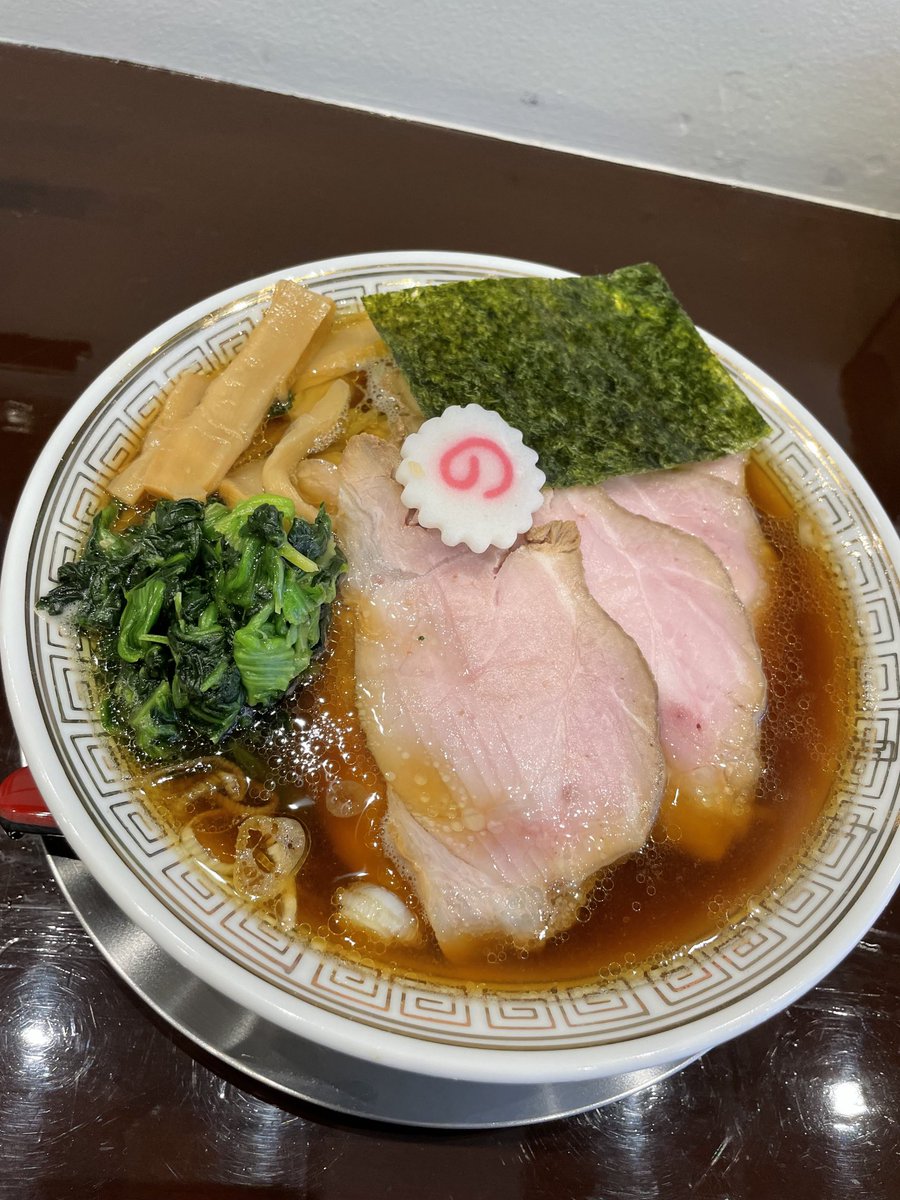 Menpeki Ginger Noodle 生姜しおチャーシュー麺　生姜しょうゆチャーシュー麺
うますぎた。うますぎて、塩、醤油の2杯いった。生姜ラーメンを大好きな私にとってかなり最強。特製ラーメンとごはんを食べるべきだな。麺壁の3号店、ここは通う事になりそうです。俺、やっぱり、生姜ラーメン好きだなぁ。