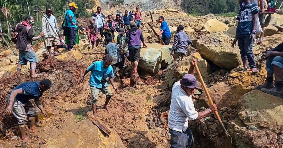 Η πλήρης έκταση του #Erdrutsch στο νησιωτικό κράτος #PapuaNeuguinea δεν είναι ακόμη προβλέψιμη, αλλά οι συνέπειες είναι ήδη τεράστιες. Τη Δευτέρα, η #Katastrophenschutz ανέφερε τουλάχιστον 2000 θανάτους.