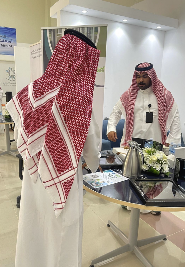 Obeikan_Glass's tweet photo. يسعدنا أن نشارككم بعض اللحظات الرائعة من مشاركتنا في #ملتقى_طموح_للتوظيف!كانت فرصة رائعة للتواصل مع المواهب الشابة والواعدة. شكرًا لكل من زار جناحنا! #ObeikanGlass #ObeikanGlassCompany #YanbuManufacturing #SaudiManufacturing #SaudiIndustry #GlassManufacturing #GlassProduction https://t.co/s7qvF3CfDz