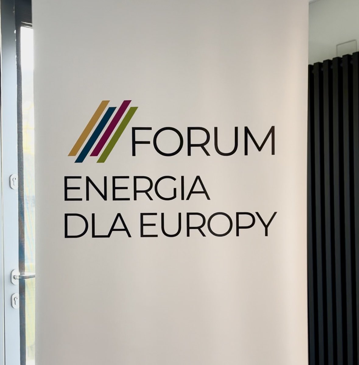 FundacjaEdE's tweet photo. W ten weekend w Gdańsku odbyła się kolejna edycja Forum Energia dla Europy! 

Organizowane przez naszą fundację spotkania mają dawać młodym, zdolnym ludziom energie i narzędzia do działania. 

Bardzo dziękujemy wszystkim za wzięcie udziału w tej inicjatywie! https://t.co/6rNGUcGwP2